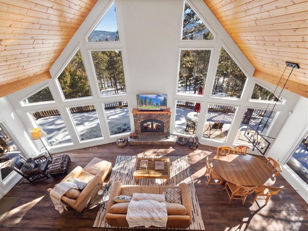 Royal Retreat by Boutiq in Angel Fire, United States