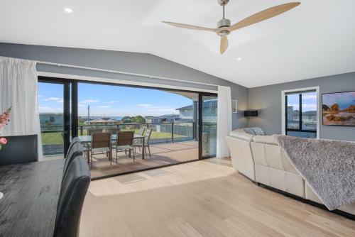 42 Songlark in Bermagui, Australia