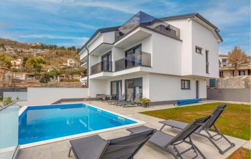 Stunning Home In Lovran With Sauna — 4-Star Luxury Hotel in Lovran, Croatia