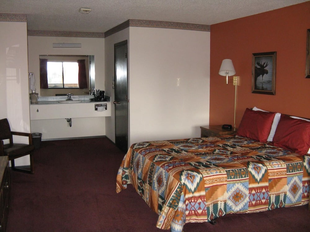 Branding Iron Motel - photo 12