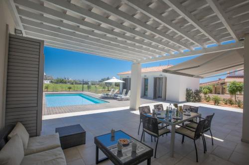 Leda Villa