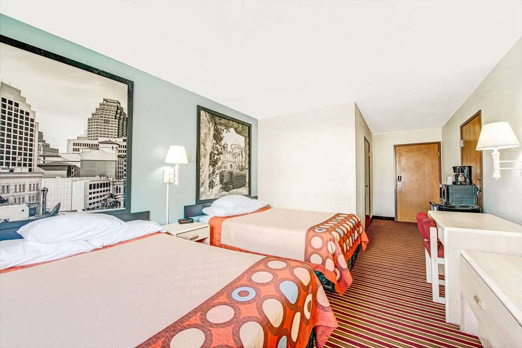 Super 8 by Wyndham San Antonio Fiesta - photo 12