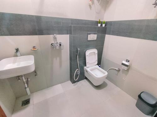 Radha Madhavam Hotel Vrindavan near Iskcon temple & Prem mandir in Vrindavan, India