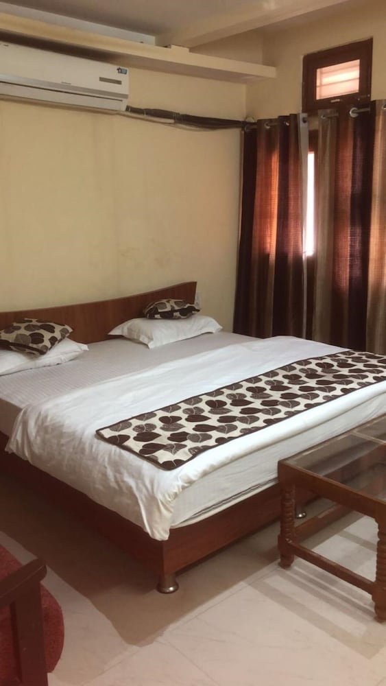 Goroomgo Mourya Inn Madhya pradesh — Harda Khas — photo 3