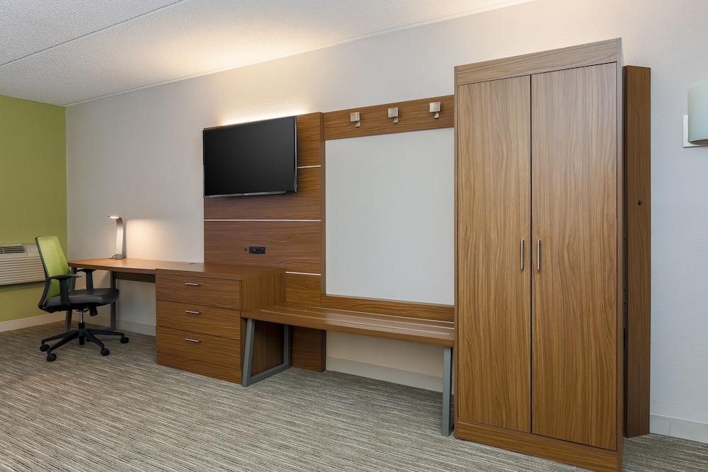 Holiday Inn Express Milwaukee West Medical Center by IHG - photo 9