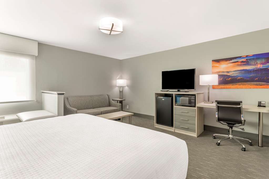 Best Western Plus Magnolia Inn Suites - photo 22