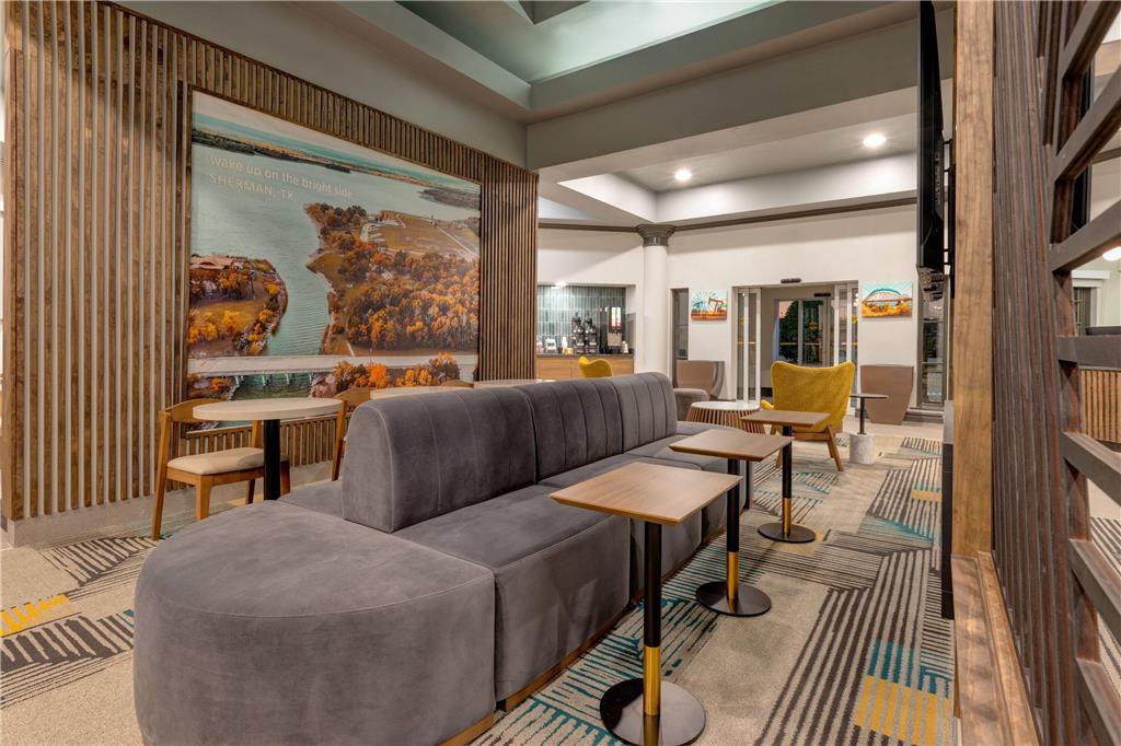 La Quinta Inn & Suites by Wyndham Sherman - photo 13
