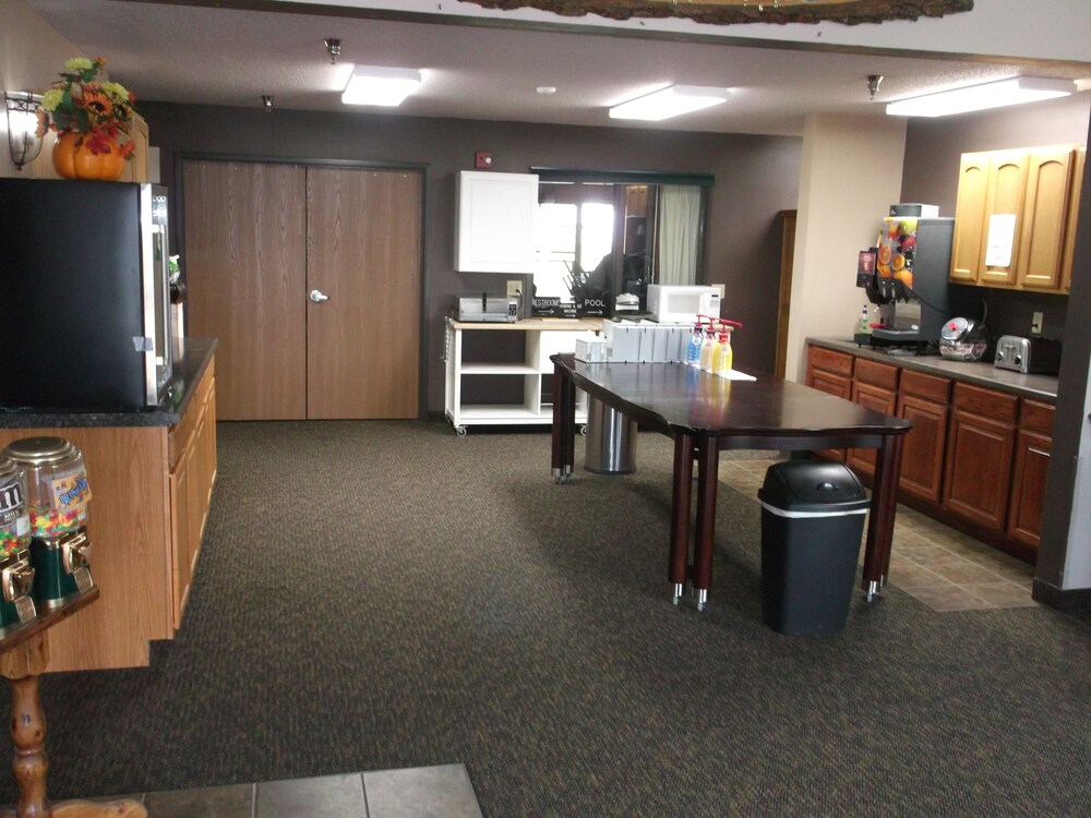 De Smet Super Deluxe Inn and Suites - photo 27