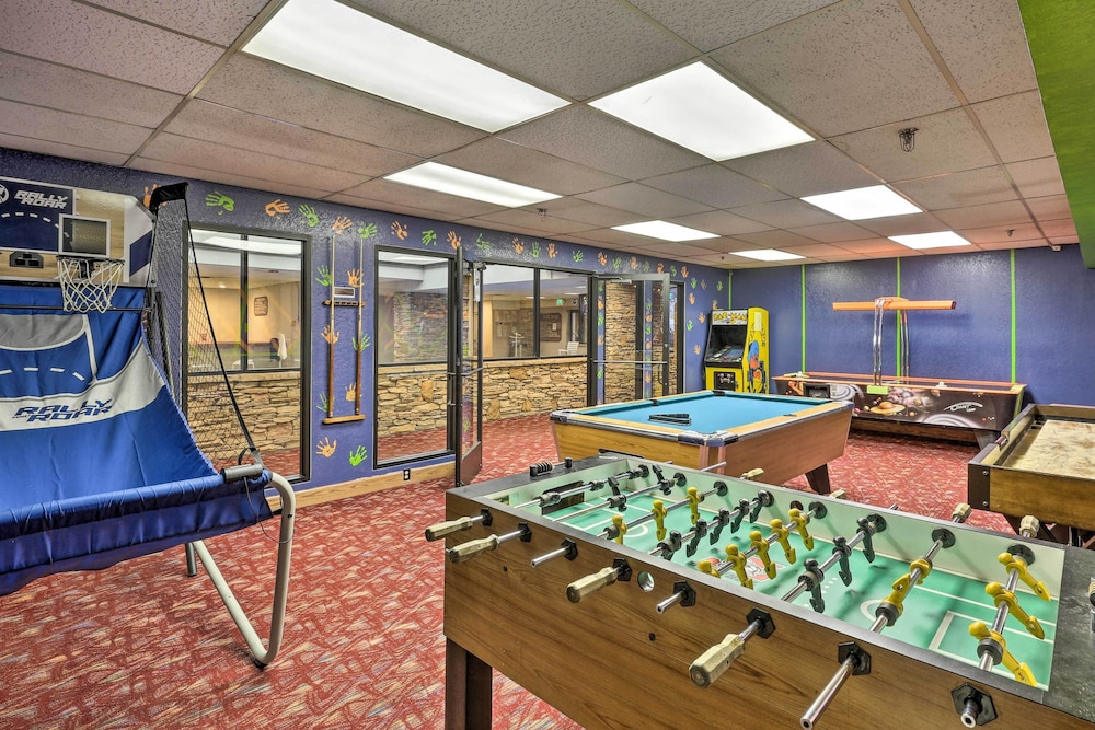Mtn Condo w Ski Locker & Pools 3 Mi to Resort - photo 23