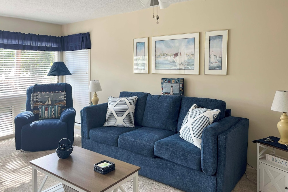 Arcadian Dunes 1st Floor Gem Pool and Beach Access — 4-Star Luxury Hotel in Myrtle Beach, United States