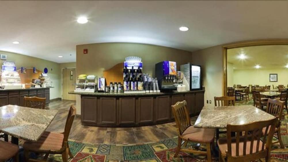 Holiday Inn Express Hotel & Suites Raton by IHG - photo 47