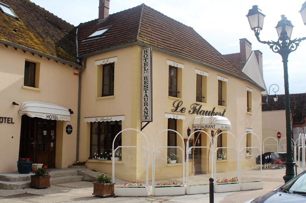 Hotel Restaurant Le Flaubert in Villenauxe-La-Grande, France