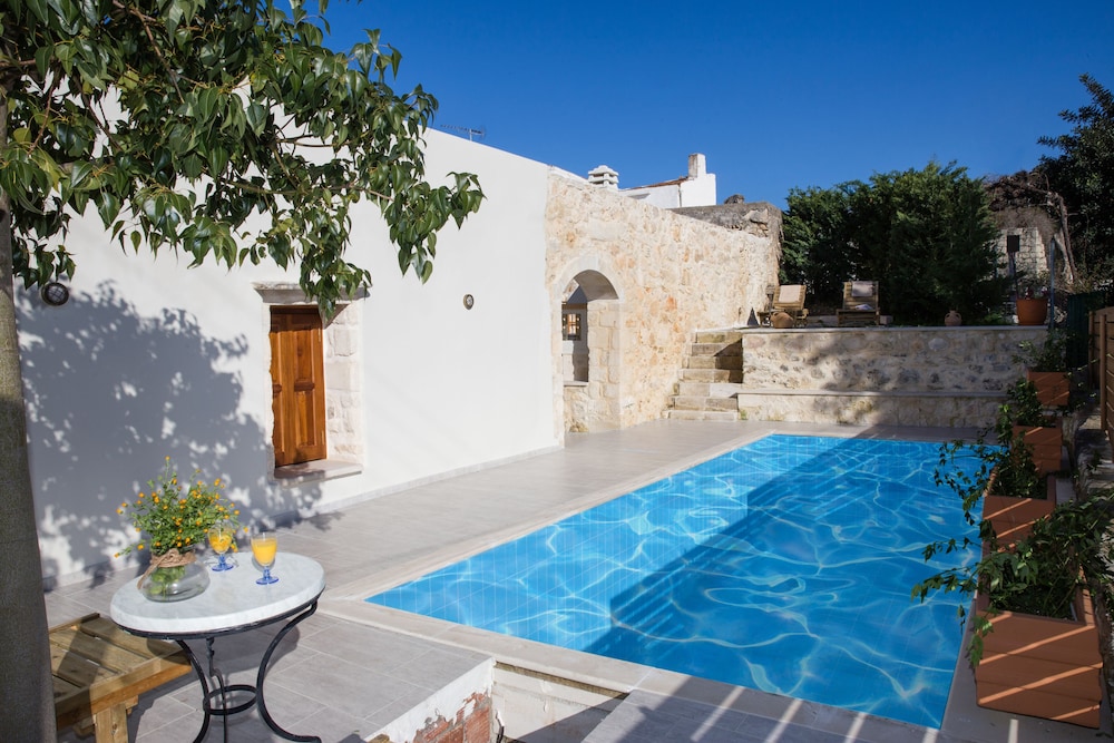 Eco Cottage Vedere the Perfect Holidays — 4-Star Luxury Hotel in Rethymno, Greece