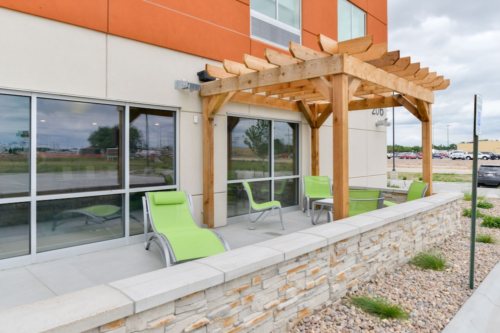 Holiday Inn Express & Suites Ogallala by IHG - photo 34