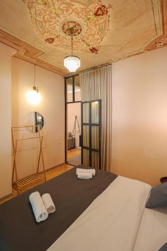 Spacious 1BR Apartment In The Heart of Tbilisi