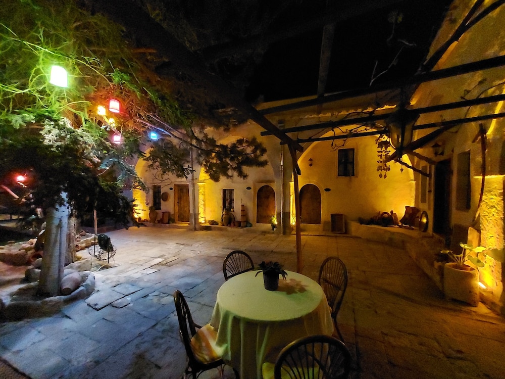 Armesos Cave Hotel — Uerguep — photo 3