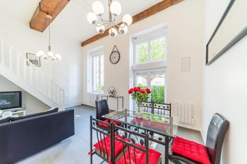 The Charming Fleury 2 Bedrooms Oullins — hotel in Oullins