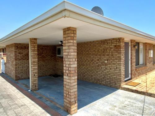 Forrest Holiday Unit Bunbury — 4-Star Luxury Hotel in Glen Iris, Australia