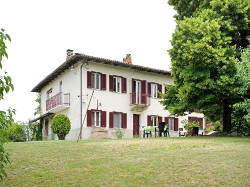 Charming Vacation House in Countryside — 4-Star Luxury Hotel in Moncucco Torinese, Italy