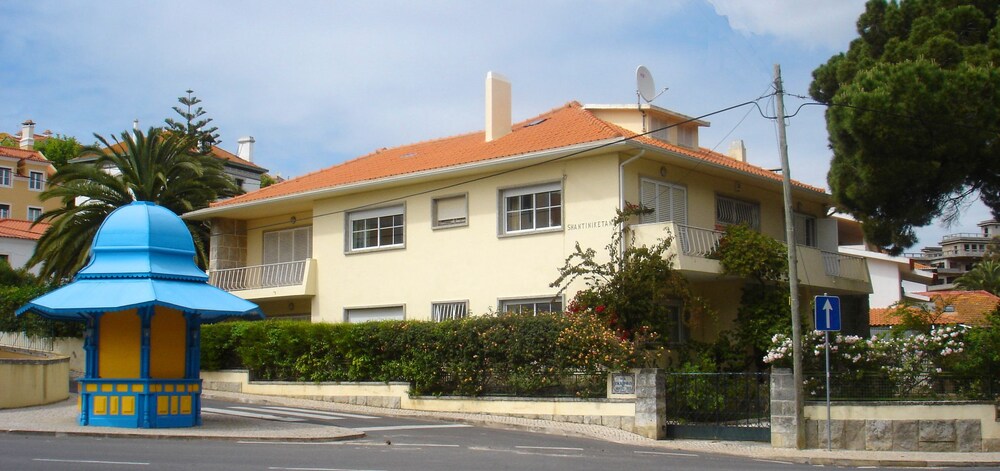 Casa Shantiniketan — 4-Star Luxury Hotel in Estoril, Portugal