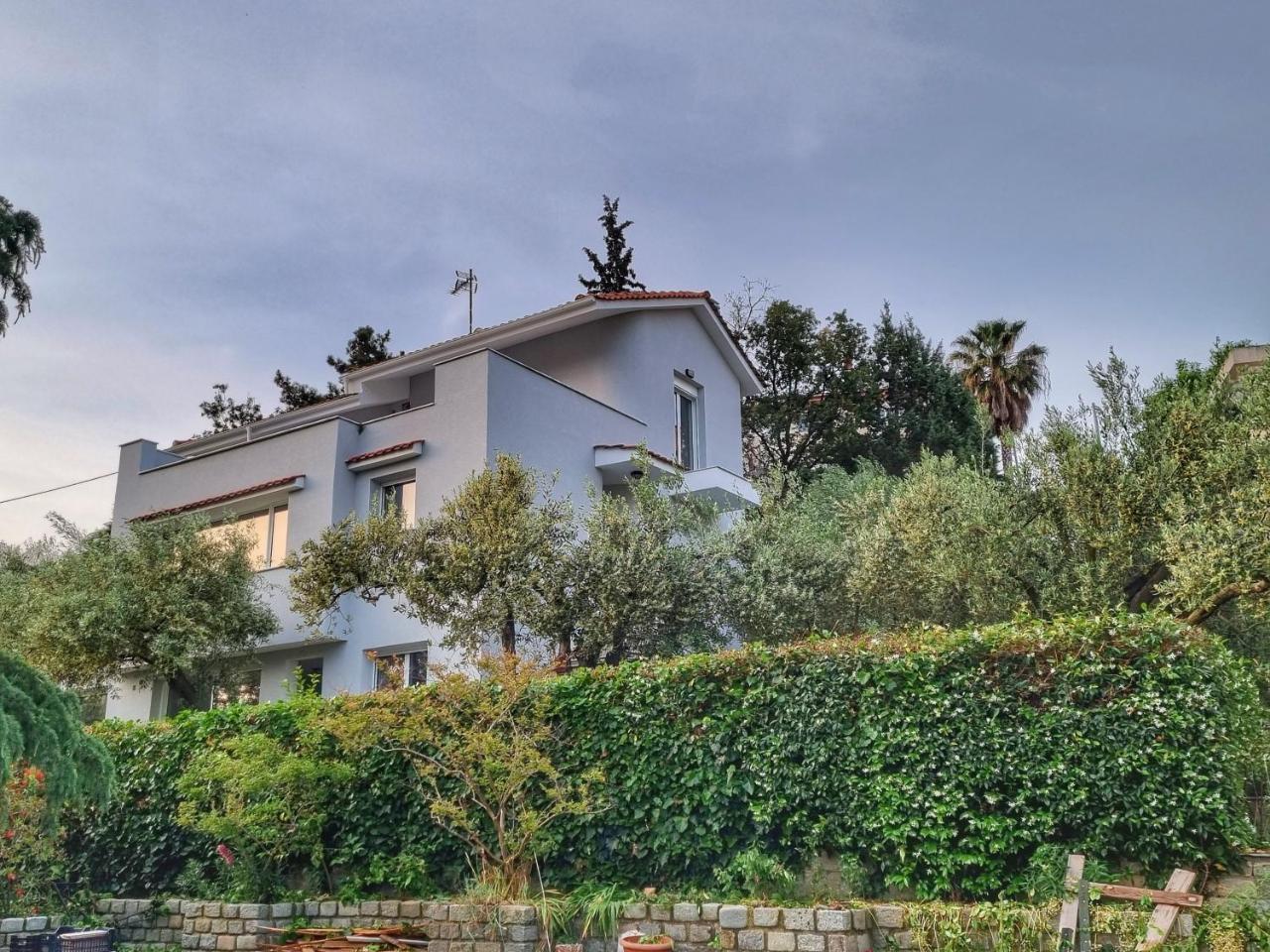 Villa NiaMare — 4-Star Luxury Hotel in Nea Iraklitsa, Greece
