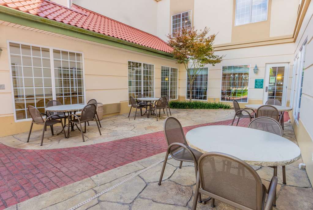 La Quinta Inn & Suites by Wyndham Bentonville - photo 39