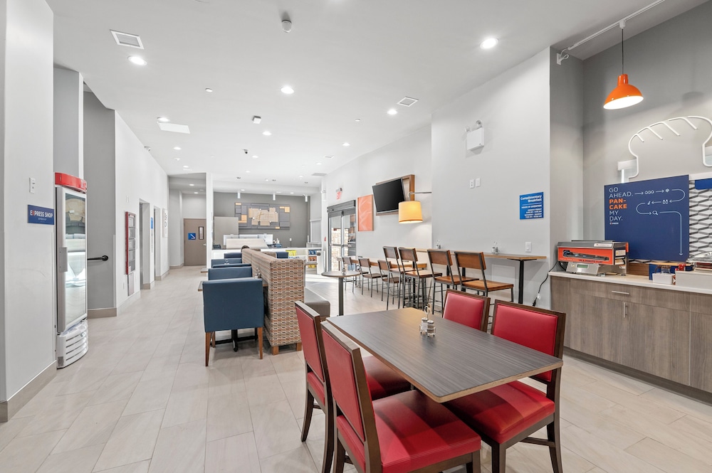 Holiday Inn Express & Suites Bronx NYC an IHG Hotel - photo 32