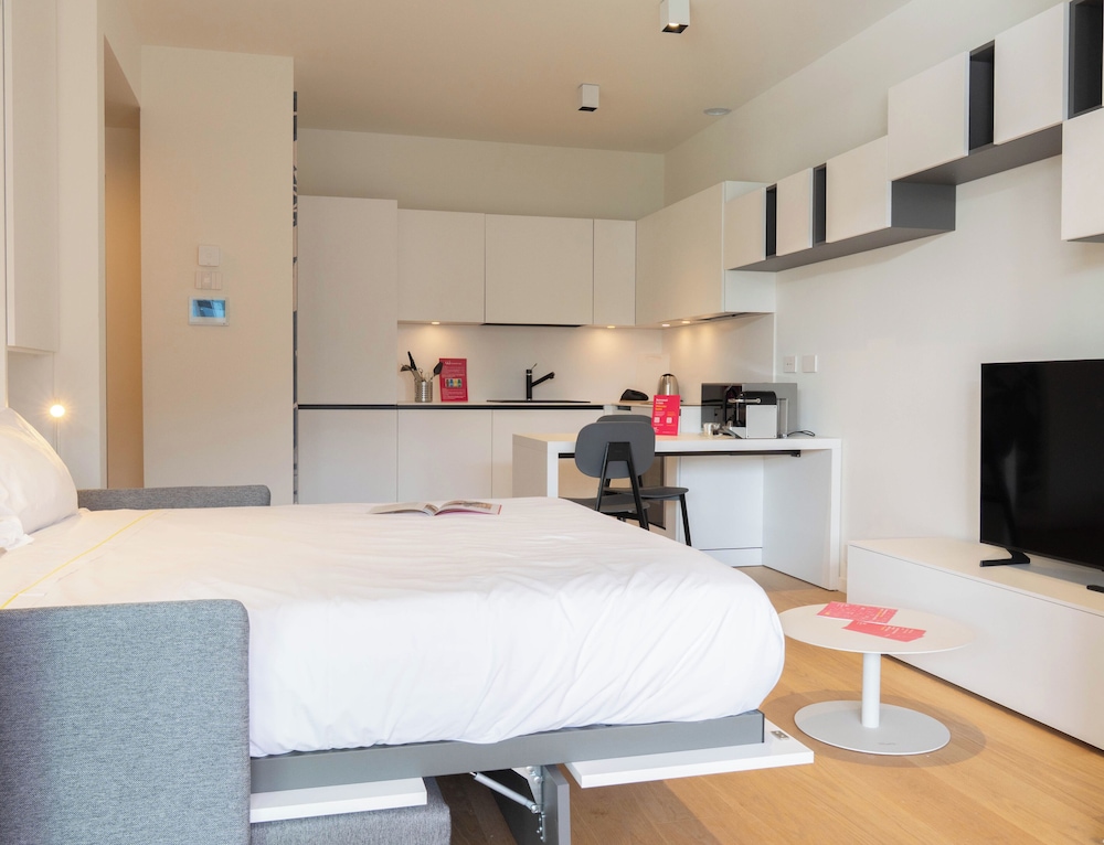 Waterfront Suite by Wonderful Italy — 4-Star Luxury Hotel in Genoa, Italy
