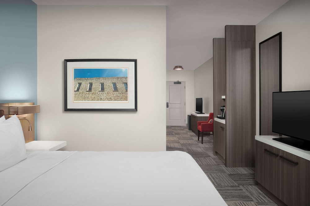Hilton Garden Inn Granbury - photo 11