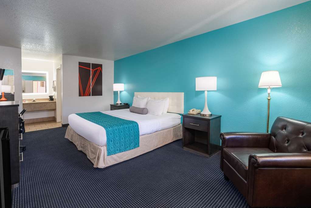 Howard Johnson by Wyndham Holbrook - photo 14