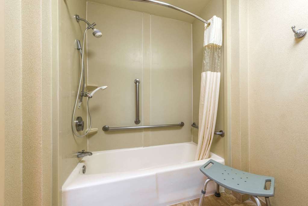 Days Inn & Suites by Wyndham Albuquerque North - photo 7