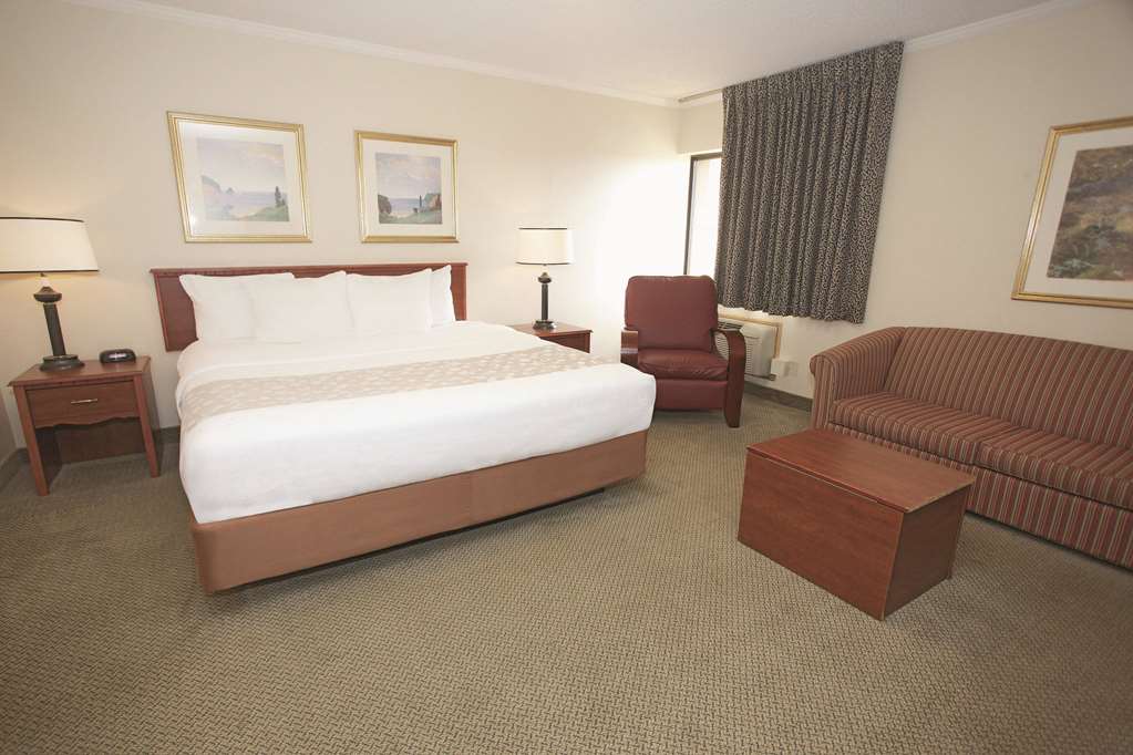 La Quinta Inn by Wyndham Milwaukee Airport Oak Creek - photo 15