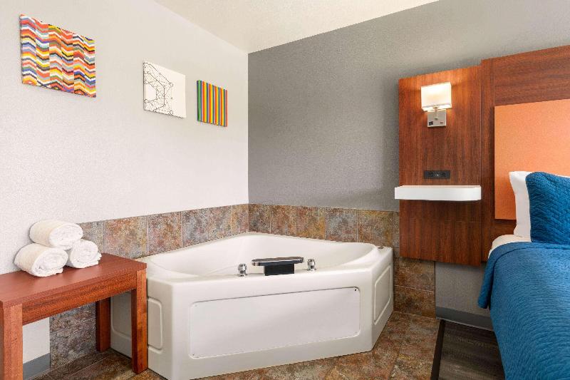 Travelodge by Wyndham Depoe Bay - photo 48