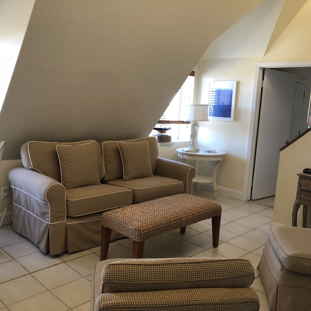 Montauk Manor - photo 46