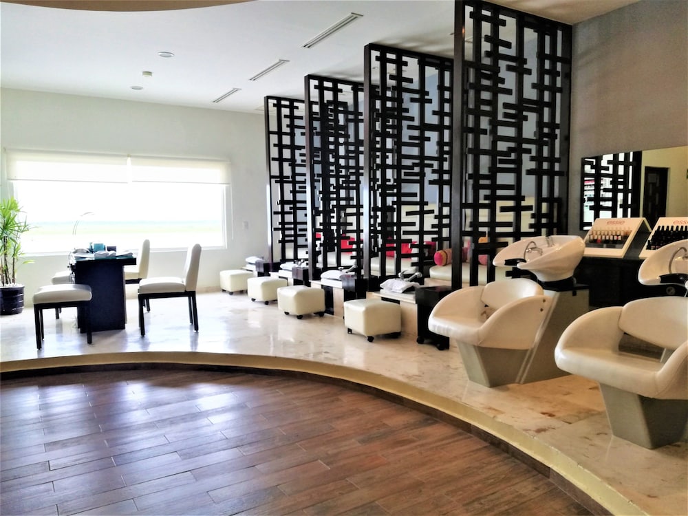 Nail Salon