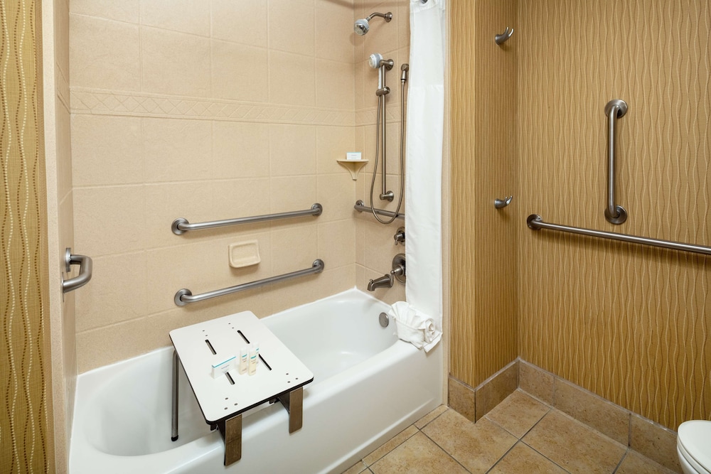 Hampton Inn & Suites Scottsdale at Talking Stick - photo 16