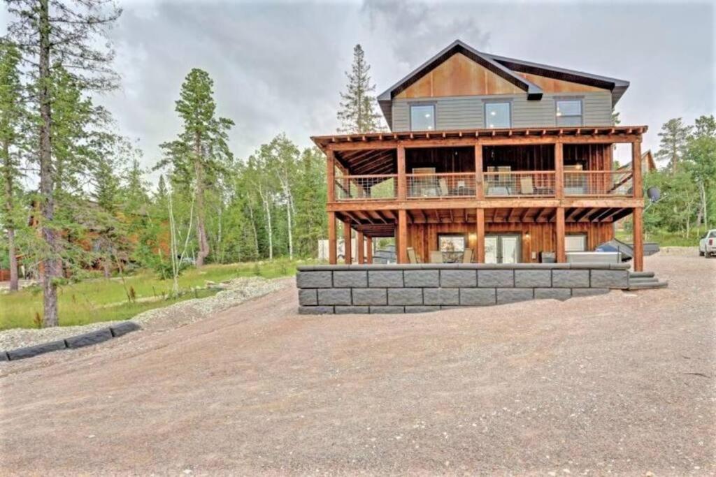 Spacious Room & Views 18 guests Dream Catcher in Lead, United States