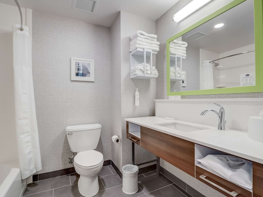 Hampton Inn and Suites by Hilton Cincinnati Midtown Rookwood - photo 39