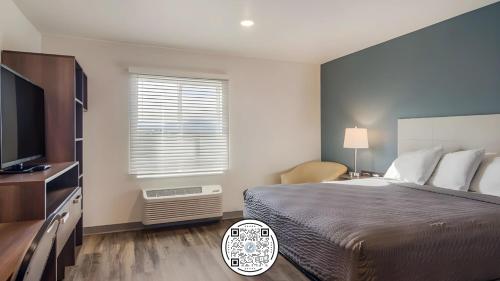Woodspring Suites Downers Grove Chicago - photo 14