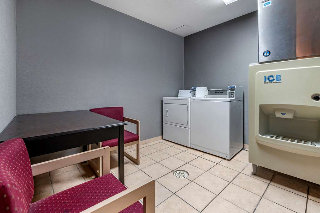 Clarion Pointe Indianapolis Airport - photo 30