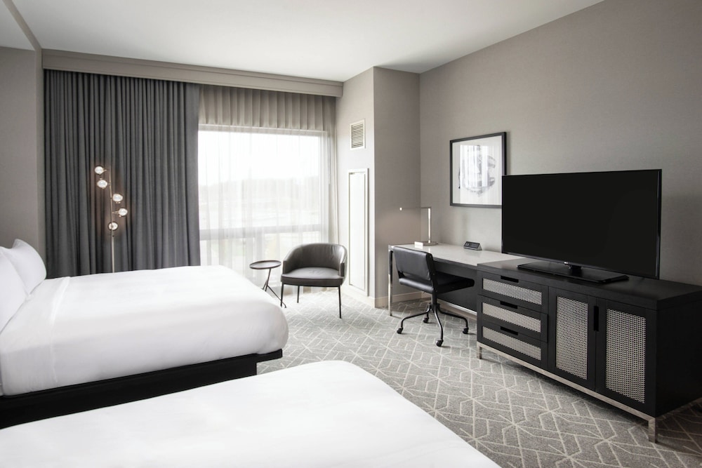 Renaissance by Marriott Boston Patriot Place Hotel - photo 15