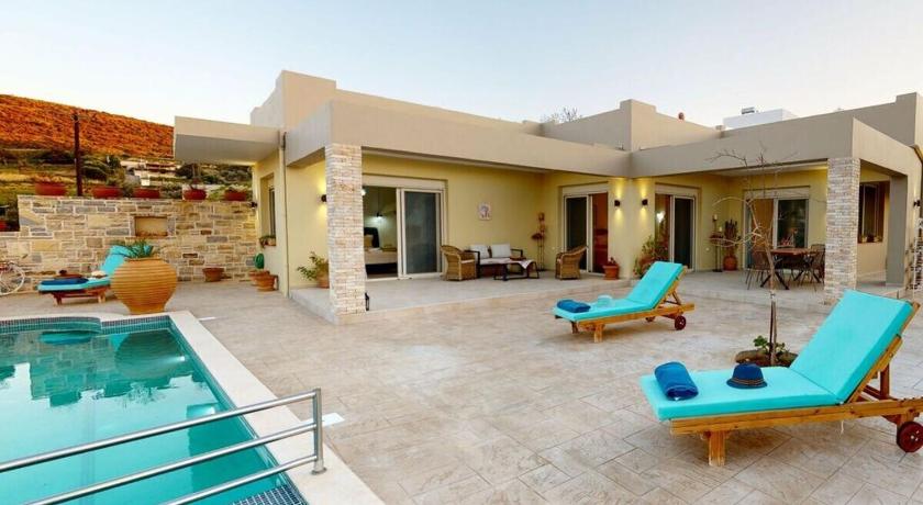 Villa Urania Kamilari — 4-Star Luxury Hotel in Alimos, Greece
