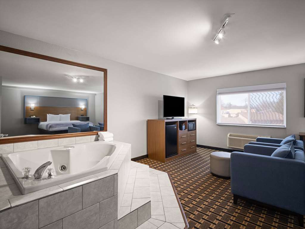 AmericInn by Wyndham Woodstock IL - photo 28