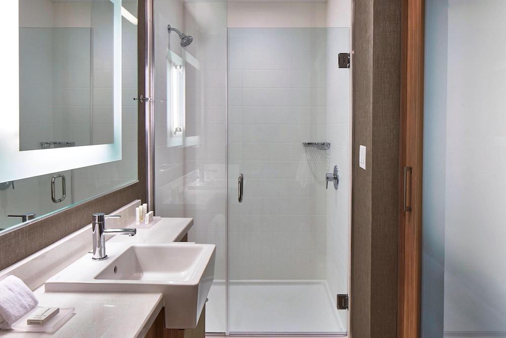 SpringHill Suites by Marriott Nashville Downtown Convention Center - photo 15