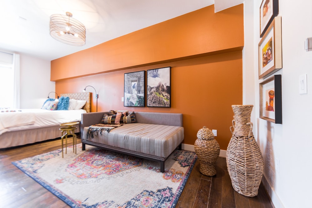 Bishop Arts Hotel by Qresorts. - photo 54