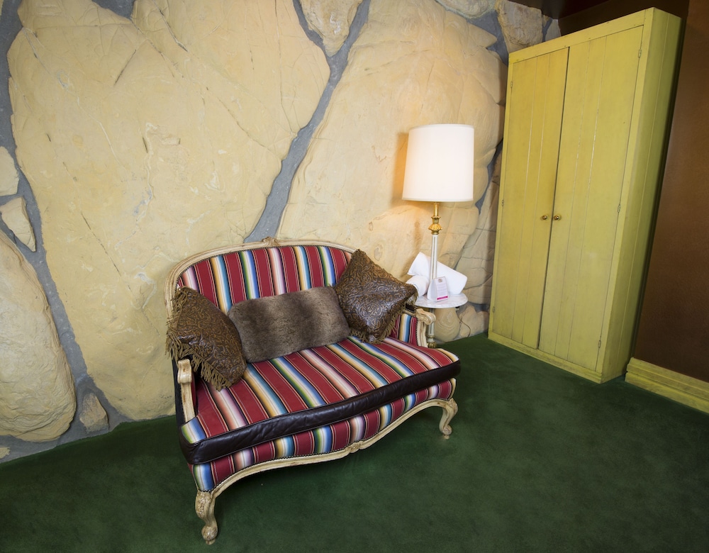 Madonna Inn - photo 7