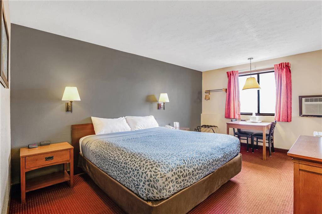 Econo Lodge Junction City I 70 Near Fort Riley - photo 15