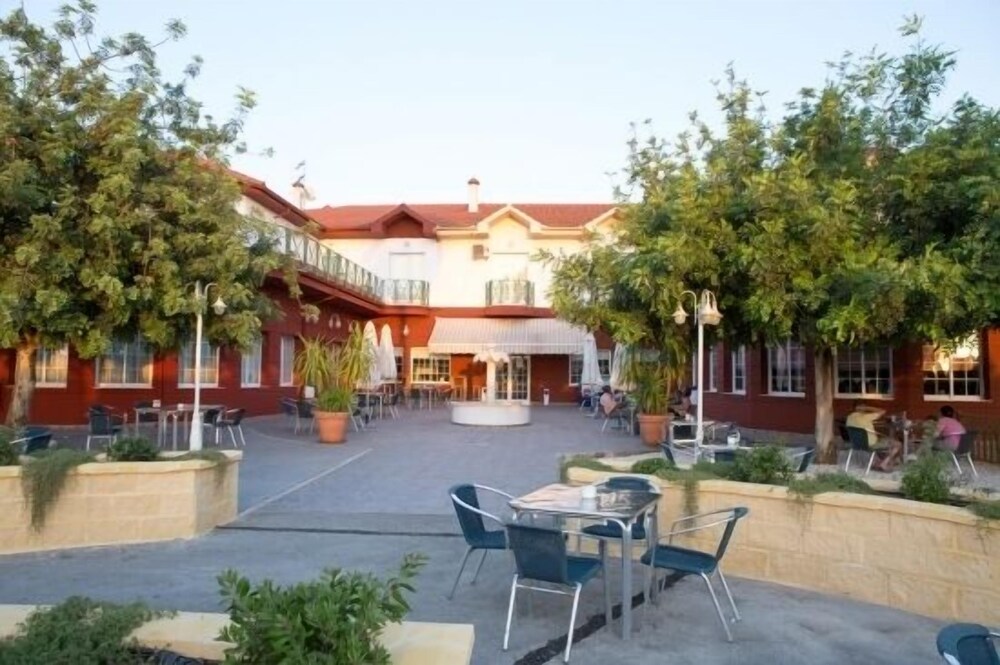 Hotel Mitra - last minute hotel in Cabra