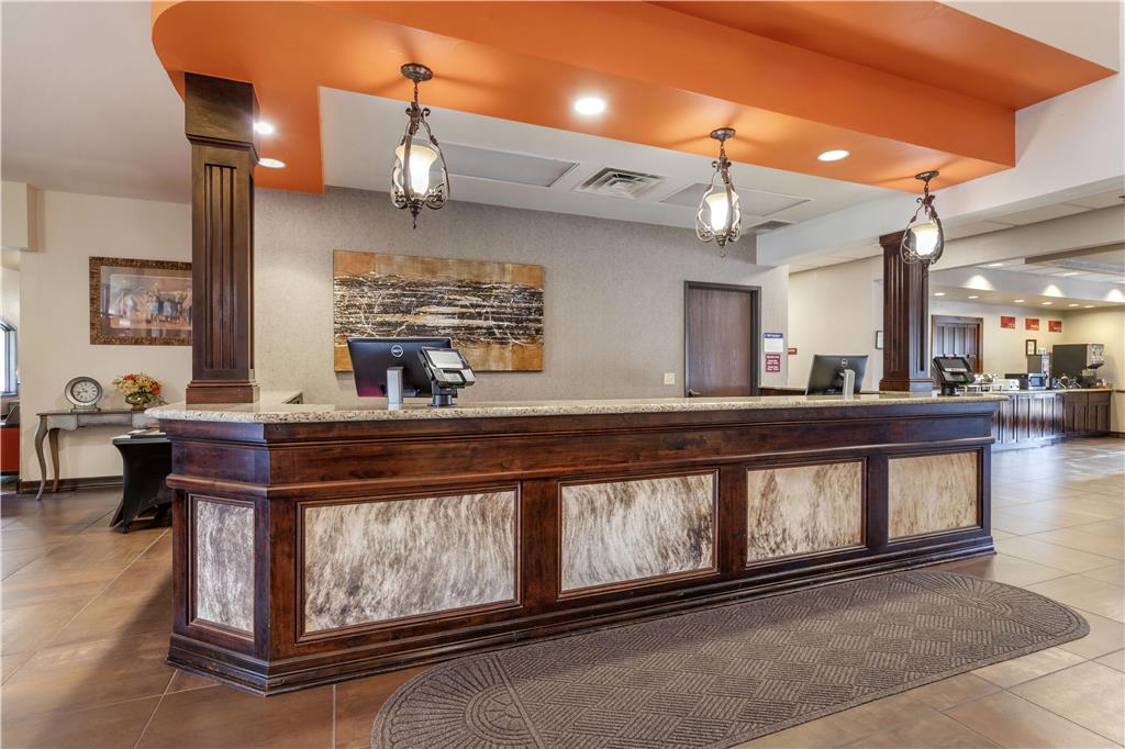 Best Western Plus Cimarron Hotel & Suites - photo 2