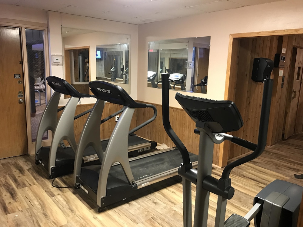 Ramada by Wyndham Albert Lea - photo 64